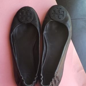 Tory Burch women flat shoes  size 8/5 color black